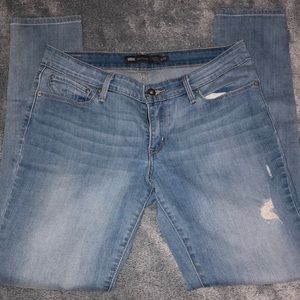 Levi’s Demi Curve Mid Rise Skinny Jean Sz 8/29